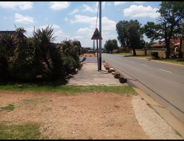 3 BEDROOM HOUSE FOR SALE IN ENNERDALE EXT 3